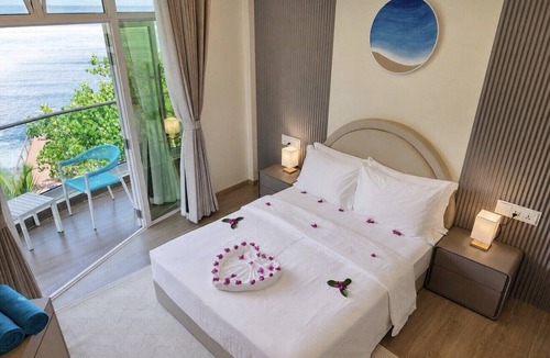 Dhidhdhoo House | Waterside Maldives