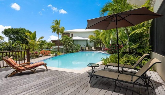 25% Off July WkDays! Grace Bay, Pool, Views! (#4)*