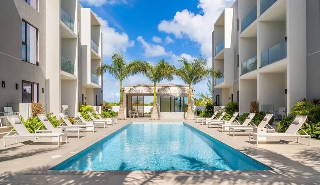 25% Off Sept 10-12! Walk 2 Beach, Pool Z-B103 in Grace Bay