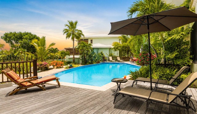 25% Off Sept WkDays! Ocean Views, Grace Bay!(#3) in Leeward Settlement