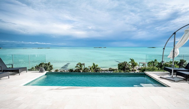 3 bed Beachfront Villa Private Pool Direct Beach Access Kayaks! in providenciales