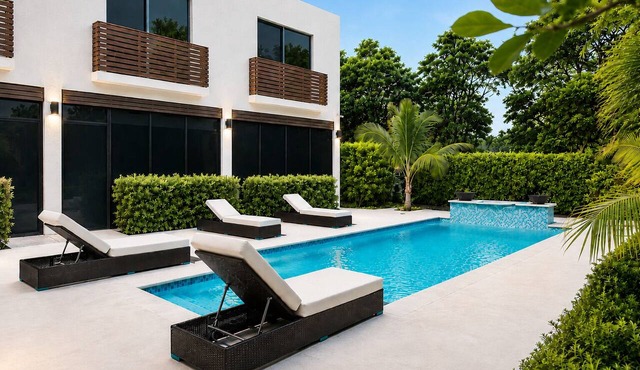 30% Off September! Walk To Beach/Pool-CV41-2 in Leeward Settlement