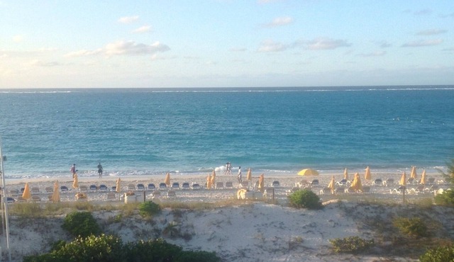 ALEXANDRA RESORT 2 BEDROOM 3 BATHROOM OCEANFRONT CONDO Jan 9-Jan 16 2027 only in Provodenciales