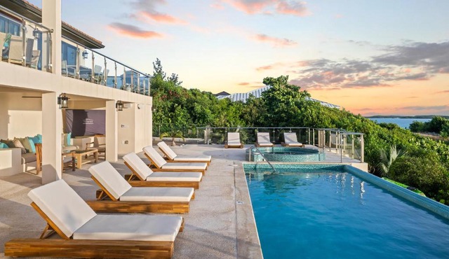 Alta Bella Villa 8 Bdr Oceanfront Nordic Spa in Providenciales
