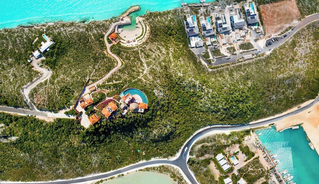Bajacu Villa in Venetian Road Settlement