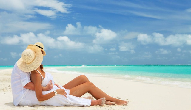 BEACHFRONT PH 302 Grace Bay Villa Renaissance -No car needed. Sept-Nov 10% off. in Providenciales