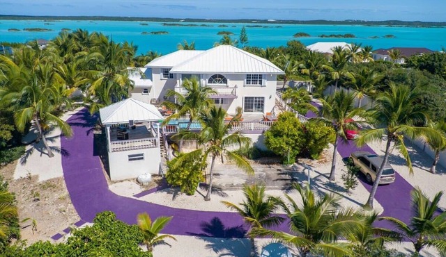 Chalk Sound Waterfront: Pool, Spa Tub & Kayaks in Providenciales