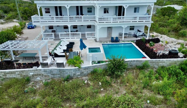 Condo with Sea view in Millennium Height
