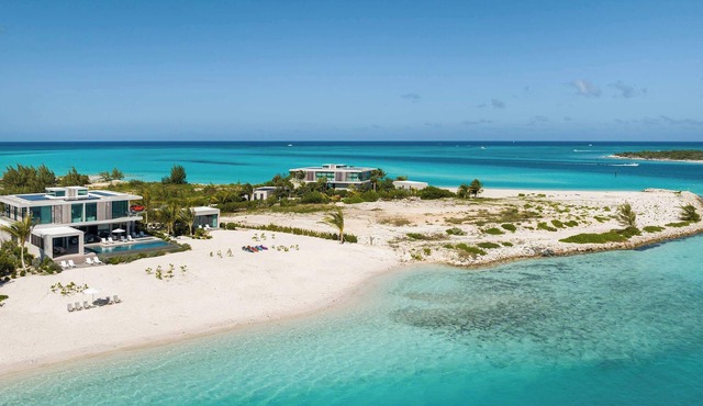 Emerald Breeze in Leeward Settlement