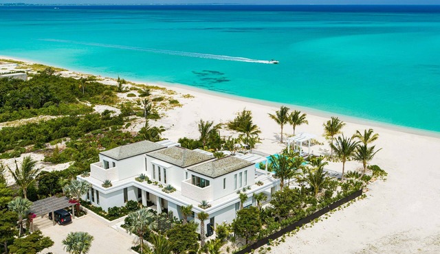 Emerald Pavilion 7BR in Leeward Settlement