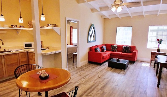 Few steps from the ocean, Two bedrooms apartment-CORAL GARDENS-Grand Turk Island in Turks Islands