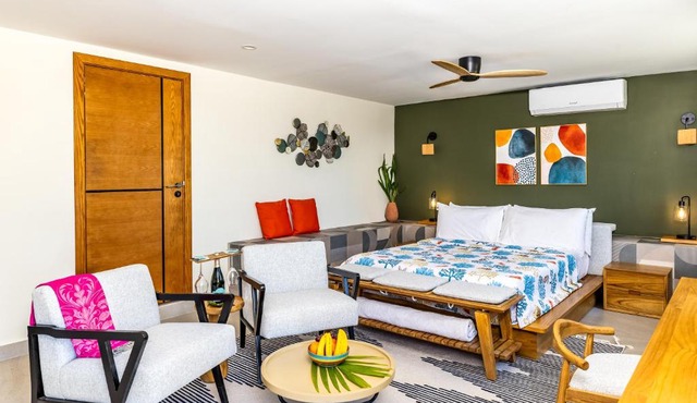 Jade I Long Bay Retreat I Luxury Stay Near Grace Bay & Long Bay Beach in Long Bay Hills