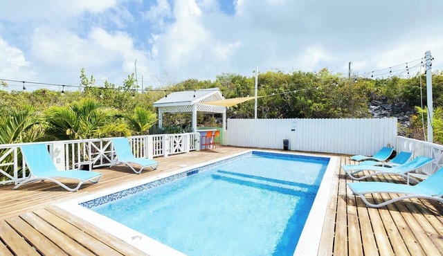 Lakeview House with Pool, BBQ, and Backyard in Venetian Road Settlement