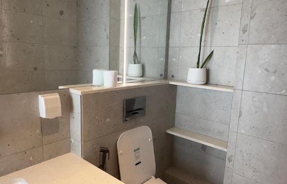 Luxury comfy 1 Room with pool near airport in Hulhumale