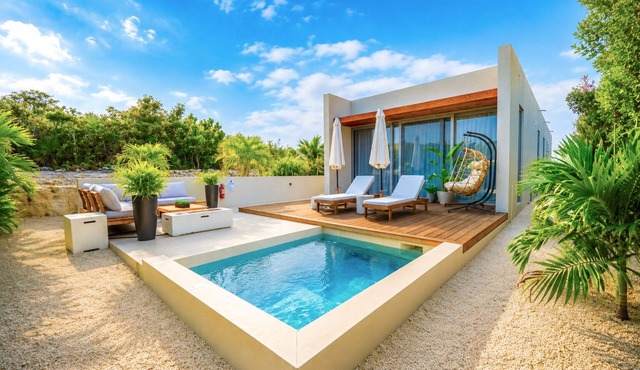 New Luxury Villa in scenic Turtle Tail area w/Plunge Pool, Lake Views in Venetian Road Settlement