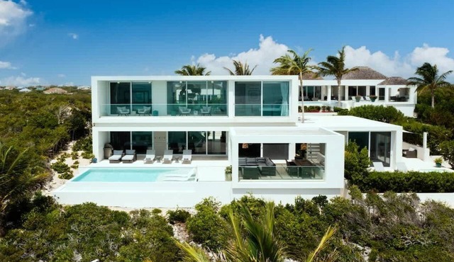 Ocean Dream Villa Azur in Long Bay Hills