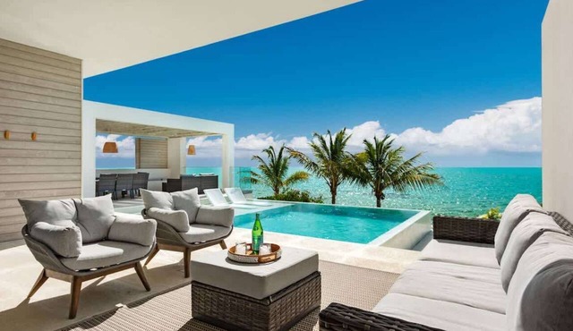 Oceanfront Villa with Private Pool & Spectacular in Long Bay Hills