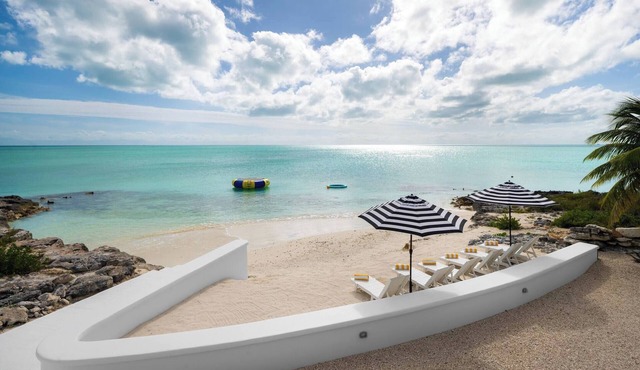 Opaline Villa -3BR 2bath Oceanfront