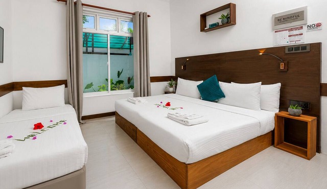 Samaik Thulusdhoo Inn in Thulusdhoo Island