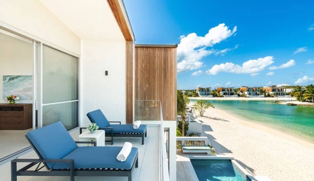 sland Villa with Private Pool, Outdoor Dining & Relaxing Spa in Long Bay Hills
