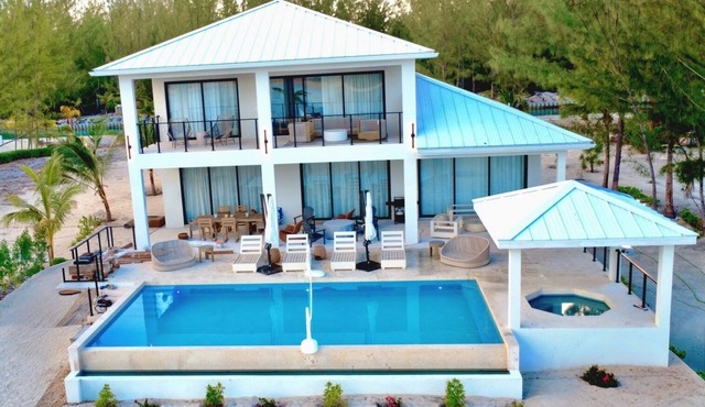 Stunning Luxury Beach Villa Stella Maris - 80% Introductory Discount in Sandy Point