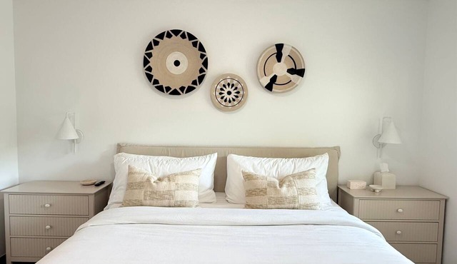 Stylish 1-bedroom condo in fabulous Leeward Settlement. Sleeps 4 in Leeward Settlement