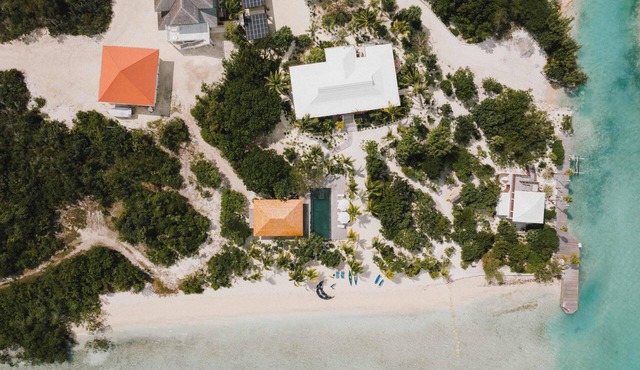 The Catch 5BR in Leeward Settlement