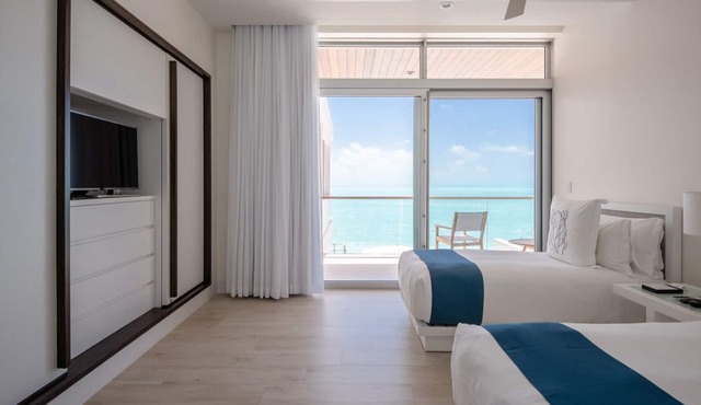 Top villa with fantastic views in Providenciales