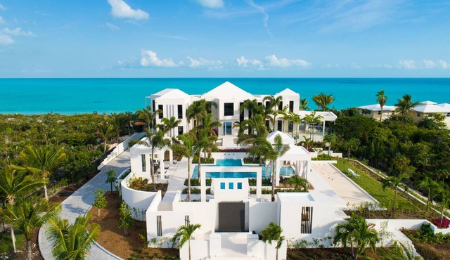 Triton Villa - Fully Staffed Luxury Beachfront Property in Providenciales