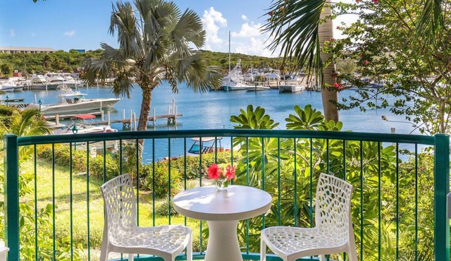 TURQUOISE TURTLE Waterfront Island Luxury in Providenciales