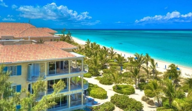 Villa 307 2 BR luxury Ocean front in Grace Bay