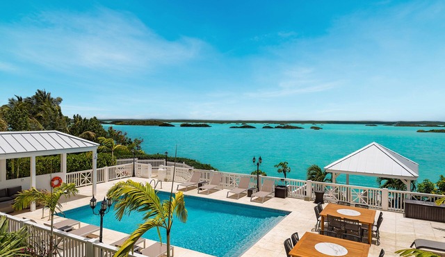 Waterfront 8BR on Chalk Sound · Sleeps 18 · Pool + Private Man-Made Beach in Providenciales
