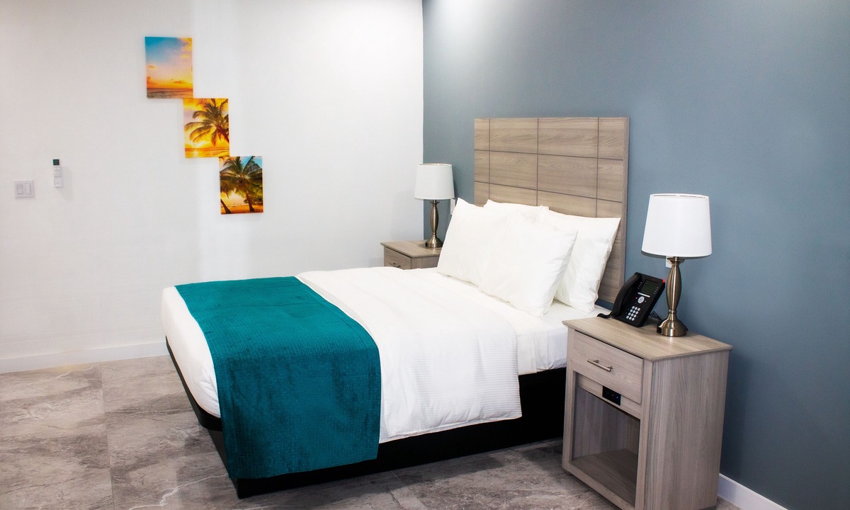 Providenciales Hotel | Turks and Caicos Airport Hotel