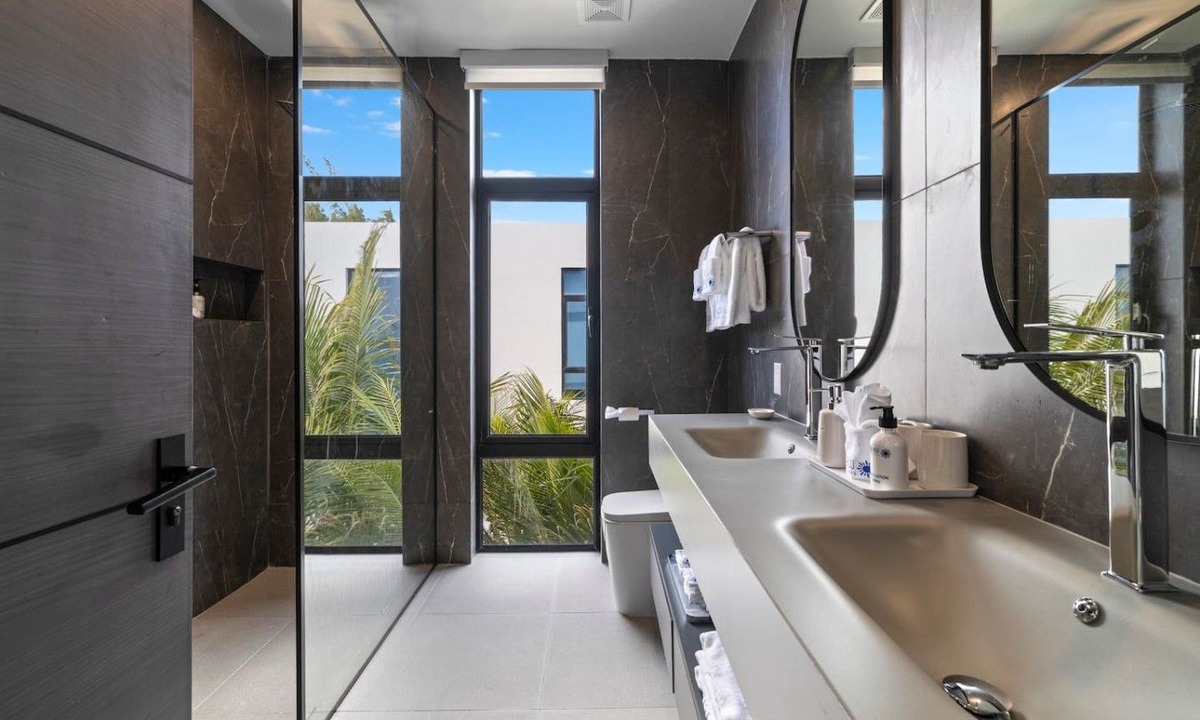 Providenciales Villa | Beachfront Villa `The Orchid`