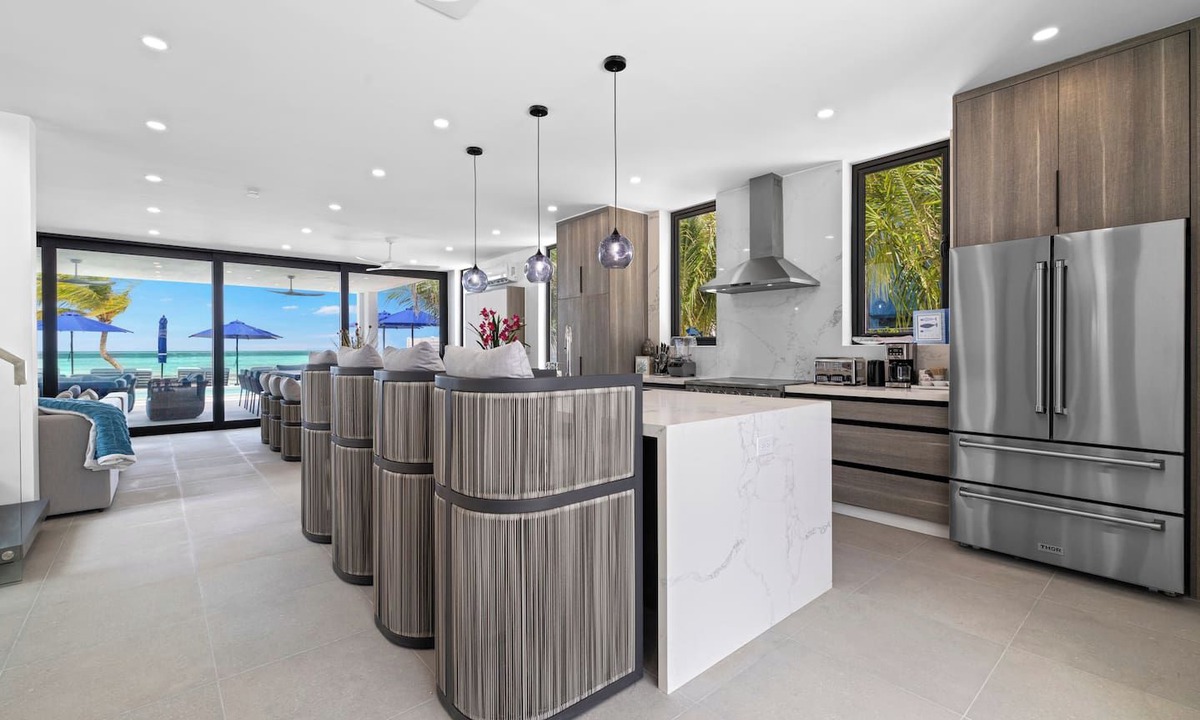 Blue Hills House | New 4 Bdrm Beachfront Villa `The Palm`