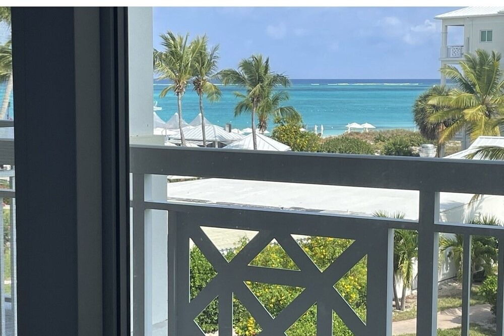 Photo of Patio Balcony in Grace Bay