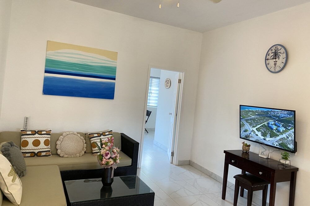Photo of Livingroom in Venetian Road Settlement