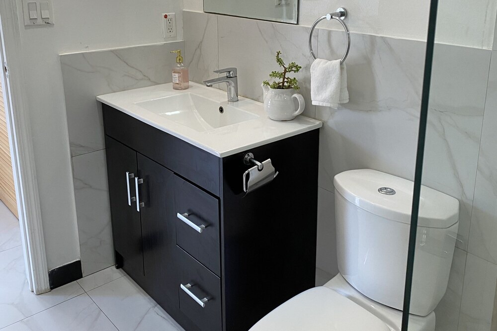 Photo of Bathroom in Venetian Road Settlement
