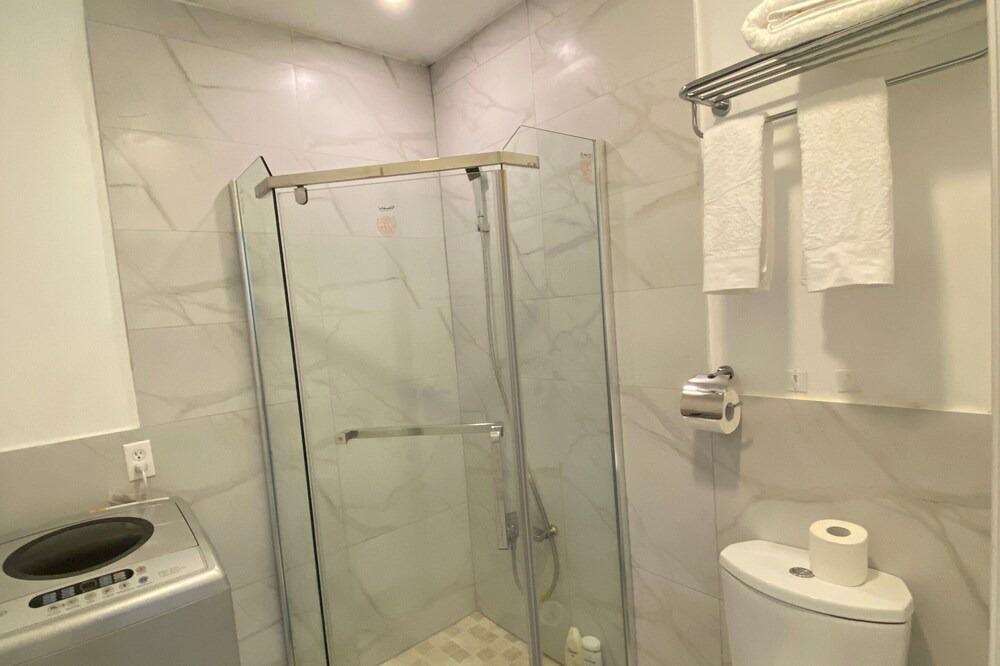 Photo of Bathroom in Venetian Road Settlement