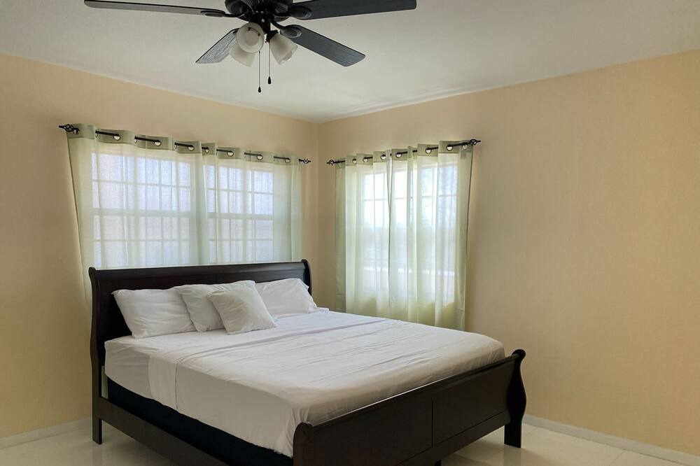 Photo of Bedroom in Venetian Road Settlement