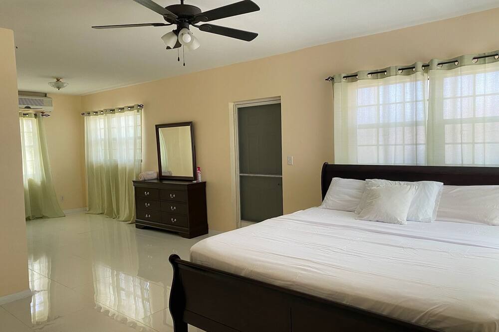 Photo of Bedroom in Venetian Road Settlement