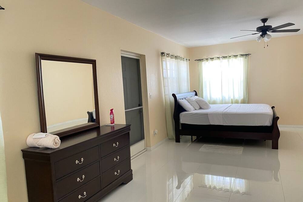 Photo of Bedroom in Venetian Road Settlement