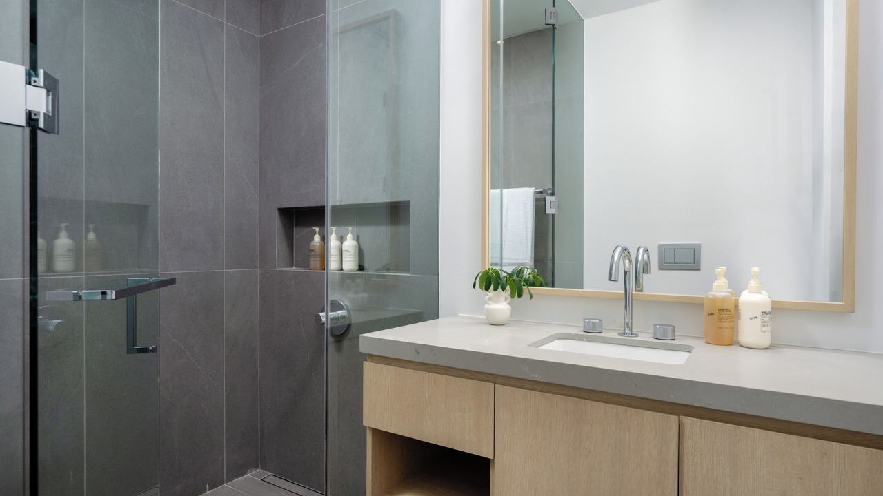 Photo of Bathroom in Leeward Settlement