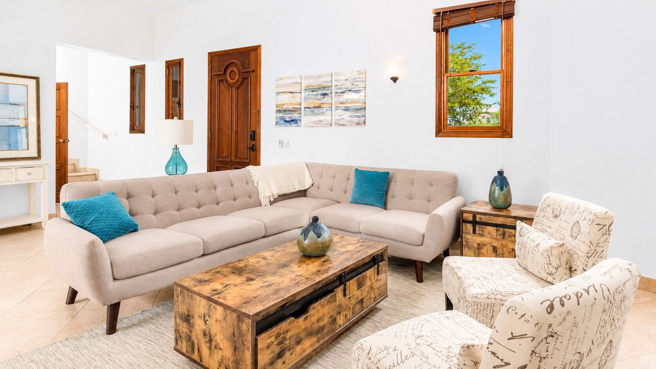 Photo of Livingroom in Leeward Settlement