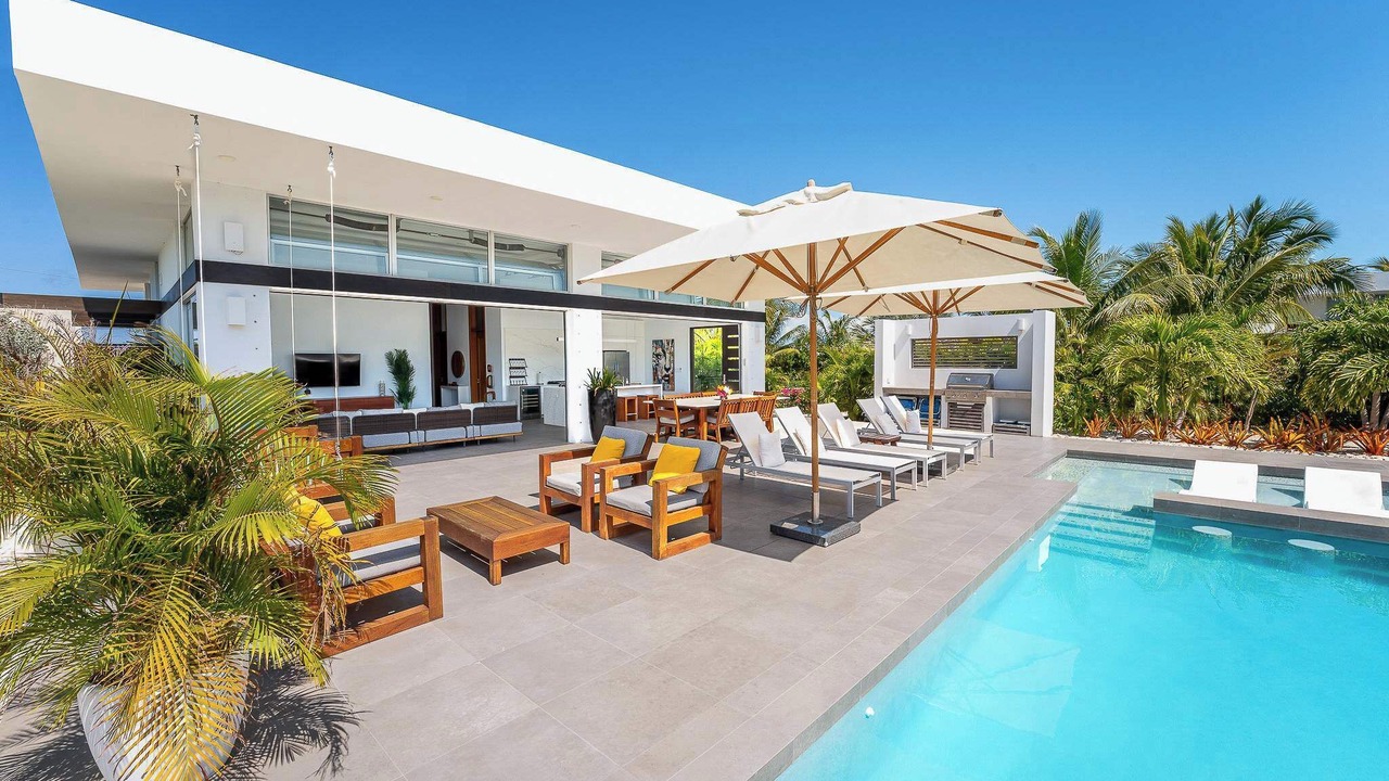 Photo of Outdoor in Long Bay Hills