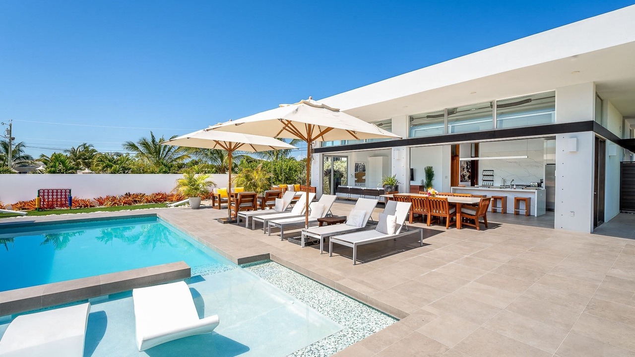 Photo of Outdoor in Long Bay Hills
