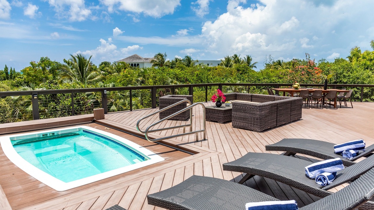Photo of Outdoor in Grace Bay West