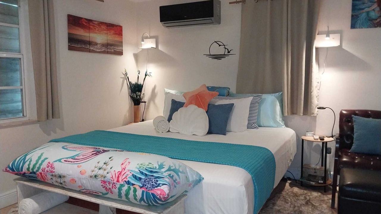 Photo of Bedroom in Leeward Settlement