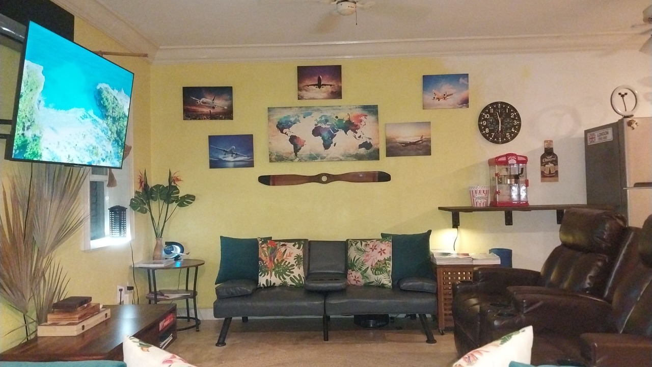 Photo of Livingroom in Leeward Settlement
