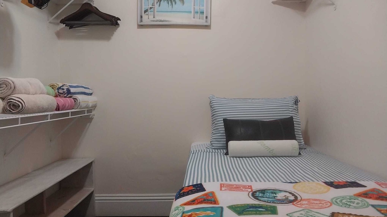 Photo of Bedroom in Leeward Settlement